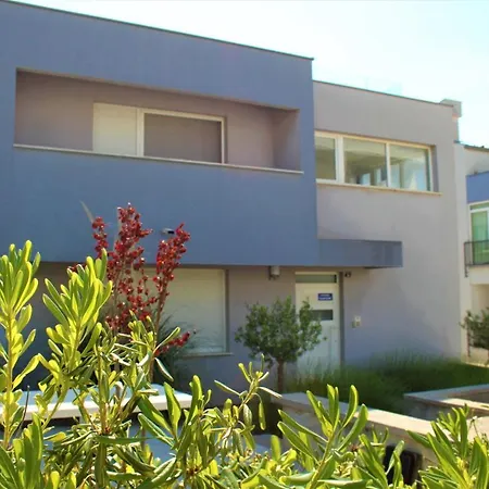 Adris - Private Parking * Задар