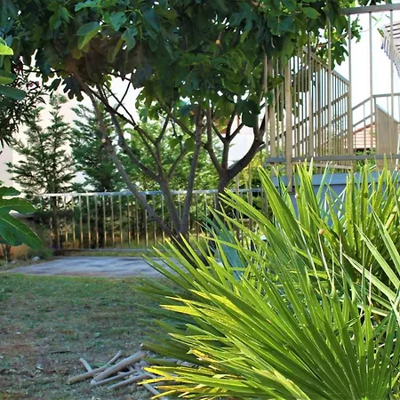 Adris - Private Parking Ζαντάρ