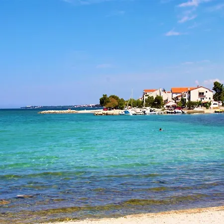 Adris - Private Parking Appartement